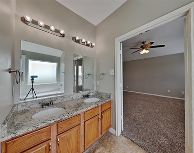 2018 Vanderwilt Lane - Photo Thumbnail 7