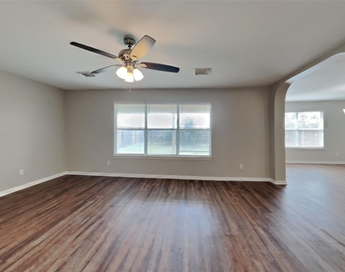 2018 Vanderwilt Lane - Photo Thumbnail 2