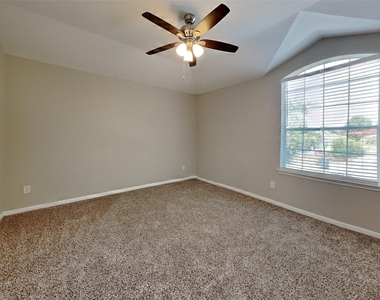 2018 Vanderwilt Lane - Photo Thumbnail 8