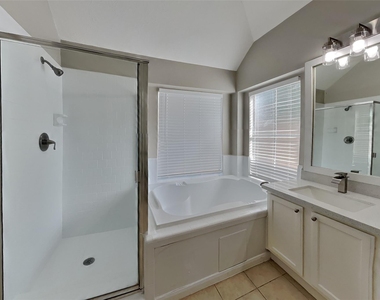 7219 Bethany Bay Drive - Photo Thumbnail 9