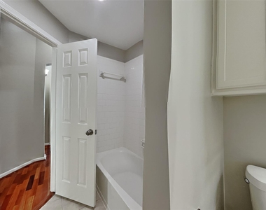 7219 Bethany Bay Drive - Photo Thumbnail 16