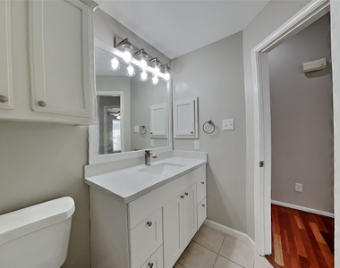 7219 Bethany Bay Drive - Photo Thumbnail 15