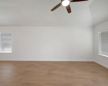 32506 Lantana Fields Road - Photo Thumbnail 16