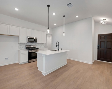 32506 Lantana Fields Road - Photo Thumbnail 9