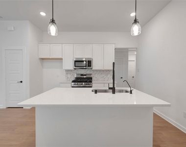 32506 Lantana Fields Road - Photo Thumbnail 7