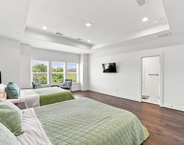 2618 Mcllhenny Street - Photo Thumbnail 23