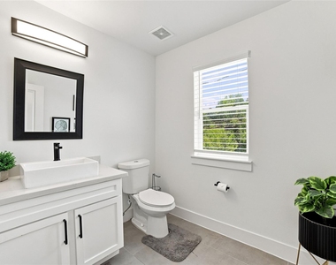 2618 Mcllhenny Street - Photo Thumbnail 16