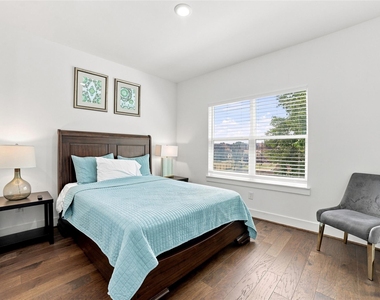 2618 Mcllhenny Street - Photo Thumbnail 18