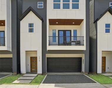 2618 Mcllhenny Street - Photo Thumbnail 1