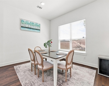 2618 Mcllhenny Street - Photo Thumbnail 14