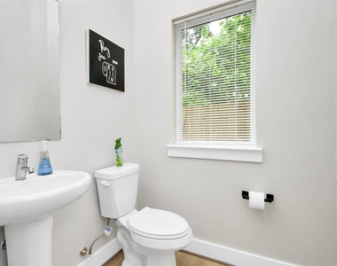 5718 Beall Street - Photo Thumbnail 10