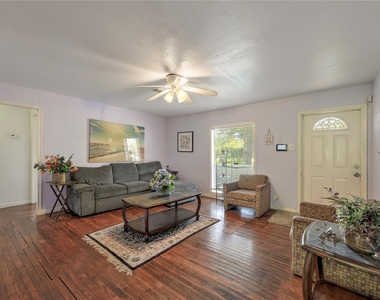 3627 Thistle Street - Photo Thumbnail 2