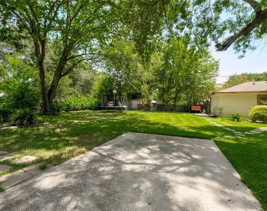 3627 Thistle Street - Photo Thumbnail 9