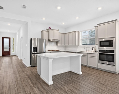 21622 Laggan Cliff Lane - Photo Thumbnail 16