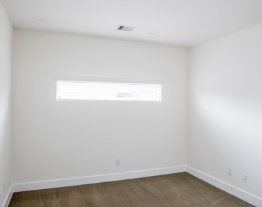 5416 Robusto Place - Photo Thumbnail 14