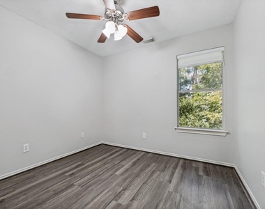 151 N Burberry Park Circle - Photo Thumbnail 20