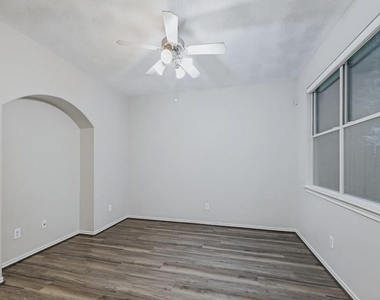 151 N Burberry Park Circle - Photo Thumbnail 4