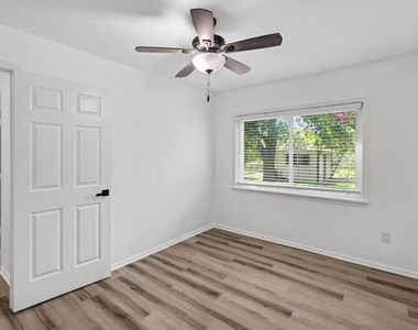 302 Lawrence Street - Photo Thumbnail 26