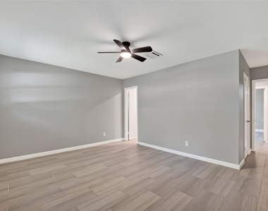 7607 Tanager Street - Photo Thumbnail 15