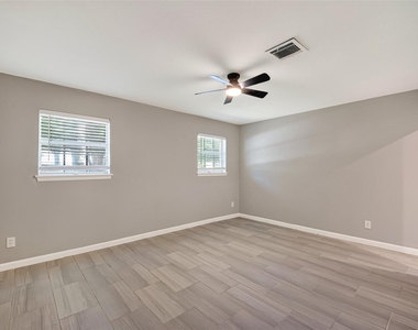7607 Tanager Street - Photo Thumbnail 13