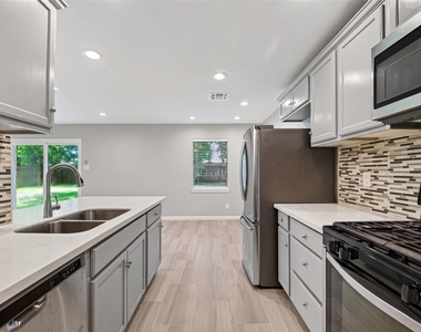 7607 Tanager Street - Photo Thumbnail 7