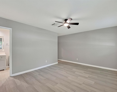 7607 Tanager Street - Photo Thumbnail 14