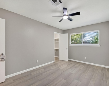 7607 Tanager Street - Photo Thumbnail 8