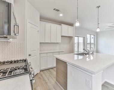 704 Ocean Palms Drive - Photo Thumbnail 8