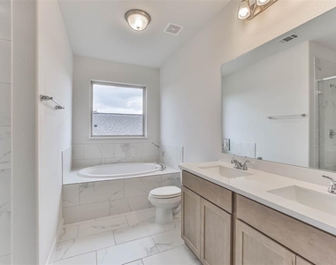 704 Ocean Palms Drive - Photo Thumbnail 17