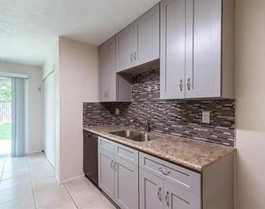 17519 Fieldglen Drive - Photo Thumbnail 7