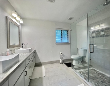 5638 Grape Street - Photo Thumbnail 14