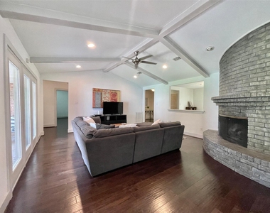 5638 Grape Street - Photo Thumbnail 7