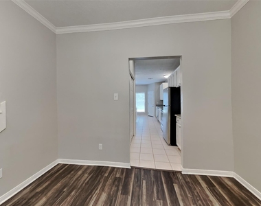 15907 Lausanne Drive - Photo Thumbnail 9