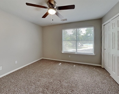 15907 Lausanne Drive - Photo Thumbnail 15