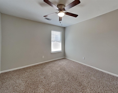 15907 Lausanne Drive - Photo Thumbnail 17