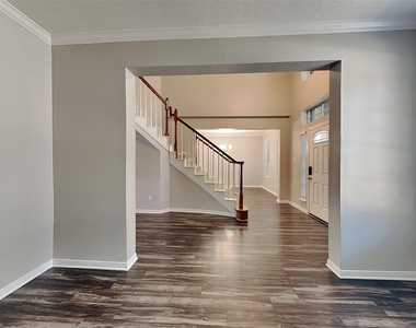 15907 Lausanne Drive - Photo Thumbnail 1