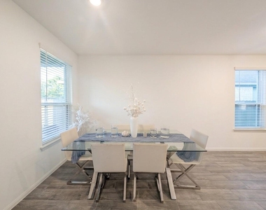 18122 Sonresa Way - Photo Thumbnail 20
