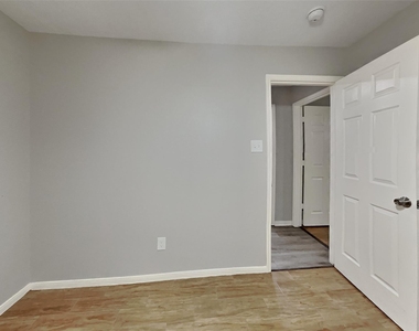 2146 Berkshire Elm Street - Photo Thumbnail 15