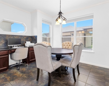 2944 Auburn Woods Drive - Photo Thumbnail 8