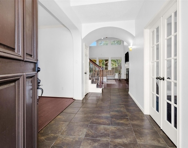 2944 Auburn Woods Drive - Photo Thumbnail 2