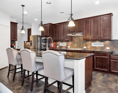 2944 Auburn Woods Drive - Photo Thumbnail 7
