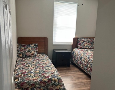 1098 Pecan Valley Drive - Photo Thumbnail 7