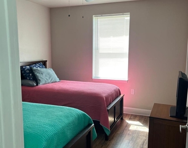 1098 Pecan Valley Drive - Photo Thumbnail 12