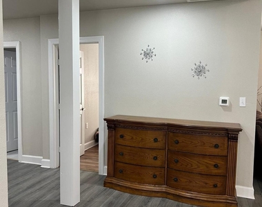 1098 Pecan Valley Drive - Photo Thumbnail 2