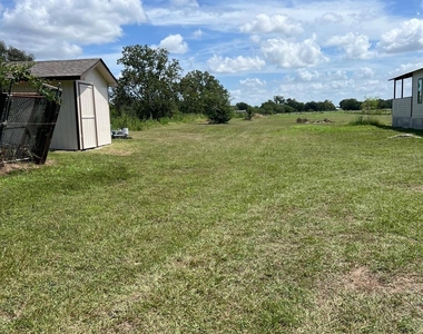 1098 Pecan Valley Drive - Photo Thumbnail 16