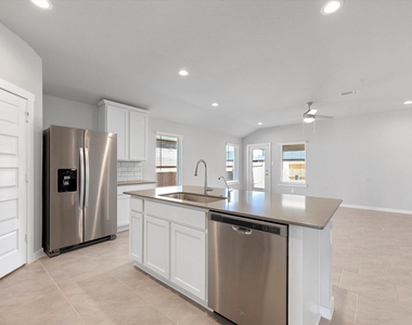 3335 Silverton Drive - Photo Thumbnail 6