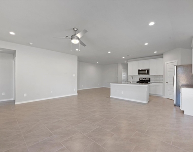 3335 Silverton Drive - Photo Thumbnail 13