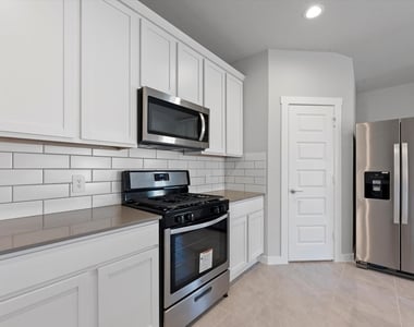 3335 Silverton Drive - Photo Thumbnail 5