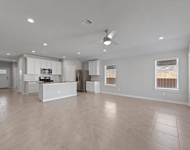 3335 Silverton Drive - Photo Thumbnail 10