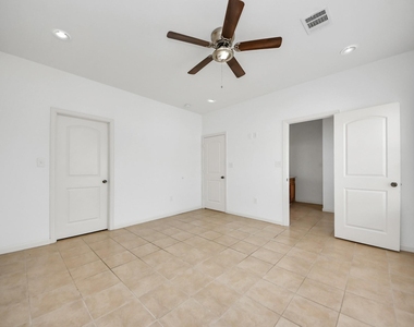 4335 Oak Ridge Drive - Photo Thumbnail 8